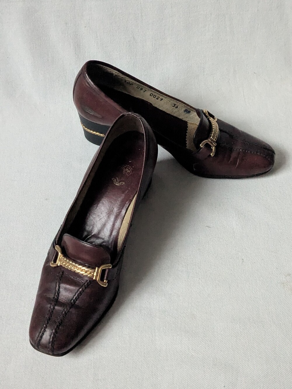 VTG Gucci Loafer Pumps Reddish Brown Horse Bit Heel EU Sz 36 With Gold Accent